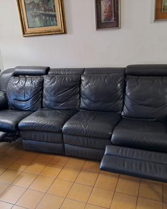 DIVANO IN PELLE