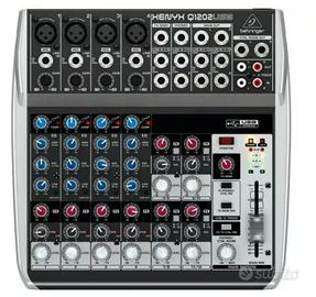 BEHRINGER XENYX Q1202USB