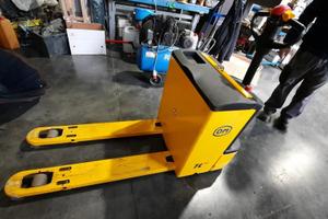 Carrello elevatore OM 1800 KG