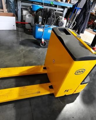 Carrello elevatore OM 1800 KG