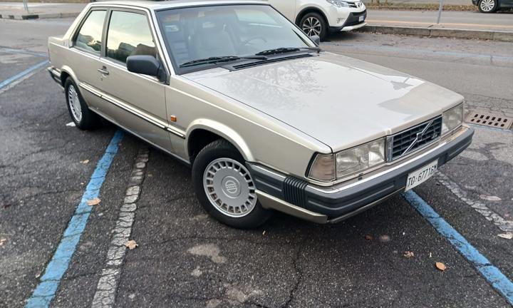 VOLVO Serie 700 - 1989