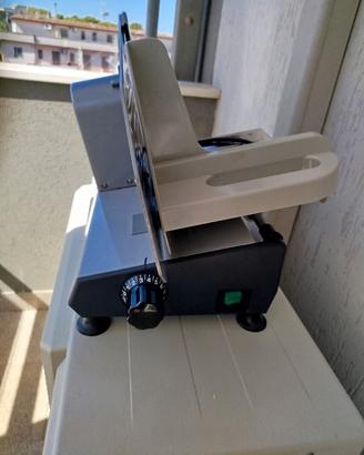 affettatrice  elettrica  marca  Ala