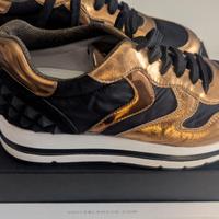 Voile Blanche - Maran Studs N.38 oro-nero