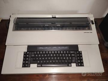 Macchina da scrivere Underwood 7500