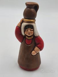 Presepe Thun donna con anfora