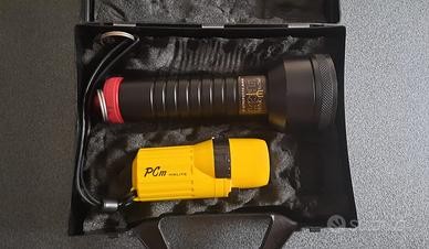 Torcia sub SCUBA TECH +Torcia IKELITE (in omaggio)