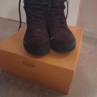 Tod's Stivaletto uomo n.42 in cuoio scamosciato 