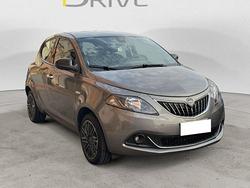 Lancia Ypsilon 1.0 FireFly Hybrid GOLD. grig...