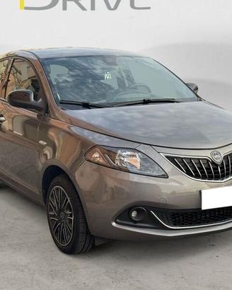 Lancia Ypsilon 1.0 FireFly Hybrid GOLD. grig...