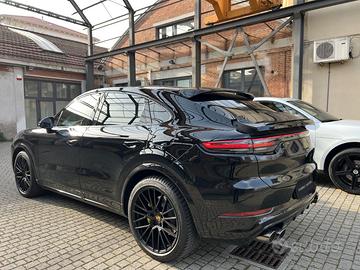 PORSCHE CAYENNE COUPE' HYBRID 2021 TETTO
