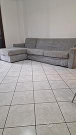 divano letto con chaise longue 