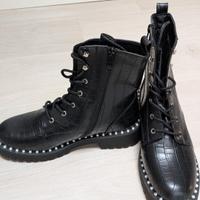 scarpe effetto coccodrillo