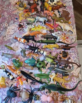Animali in gomma e plastica