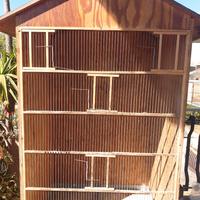 Gabbia per uccelli in legno marino.