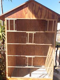 Gabbia per uccelli in legno marino.