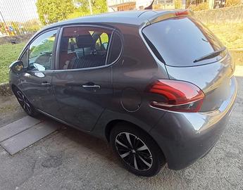 Peugeout 208  1.2 PureTech Benzina (82 CV / 61 kW