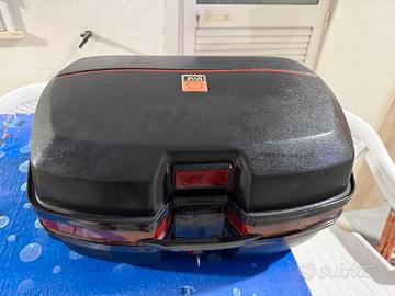 BAULE CON STAFFA MARCA GIVI