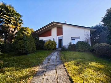 VILLA INDIPENDENTE: eleganza e spazi sopra la m...