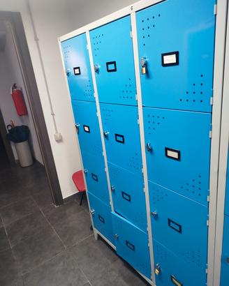 armadio metallico 12 posti