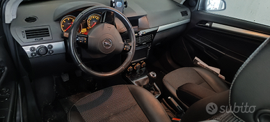 Opel Astra GTC 1.7 td