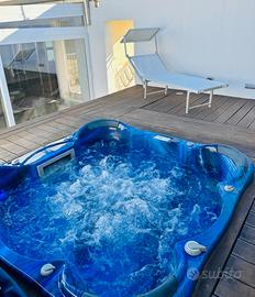 Attico con solarium e idromassaggio