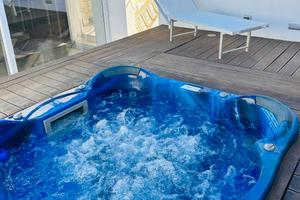 Attico con solarium e idromassaggio