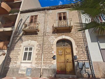 3 LOCALI A ERICE