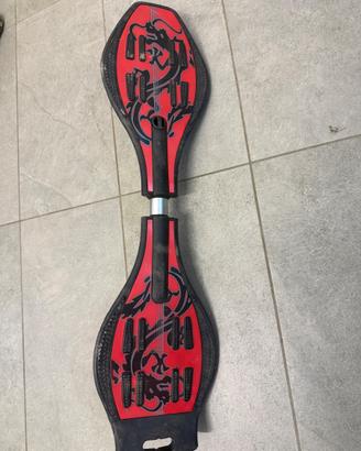 Waveboard Skate a Due Ruote – Rosso/Nero