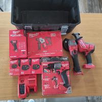 Milwaukee M18 FUEL KIT ATTREZZI completo di batter