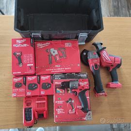 Milwaukee M18 FUEL KIT ATTREZZI completo di batter