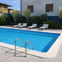 Elegante bilocale ristrutturato con piscina nel ce