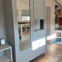 Armadio restaurato azzurro chiaro