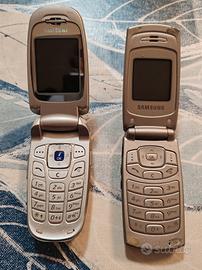 Cellulari vintage in blocco o uno x 