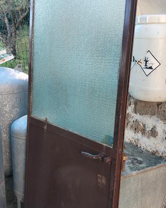 porta in ferro  e vetro 