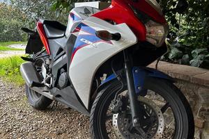 CBR 125 R 