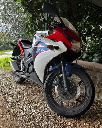 CBR 125 R 