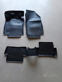 Set Tappeti a Vaschetta su Misura per Renault Clio