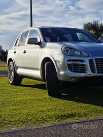 Porsche cayenne turbo s