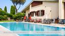 villa-di-830-m²-con-piu-di-5-locali-e-box-auto-dop