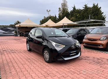 Toyota Aygo Connect 1.0 VVT-i 72 CV 5 porte x-clus