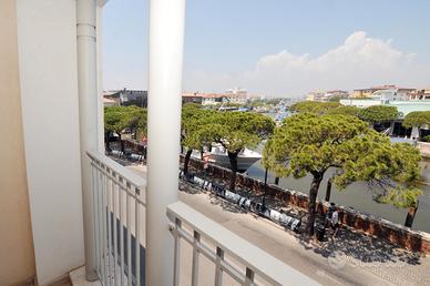 Caorle, centro storico, trilocale con garage