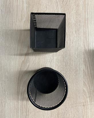 Materiale da cancelleria, portapenne