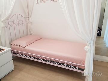 Letto singolo a baldacchino