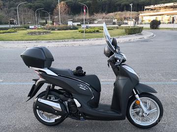 Honda SH300 i 