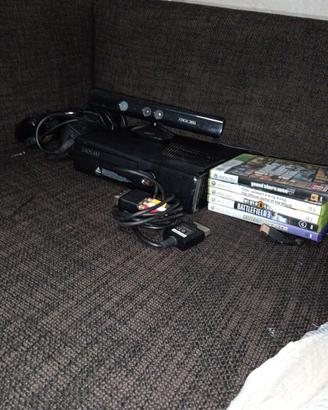 XBOX 360 SLIM CON MEMORIA , KINECT, CON GIOCHI 