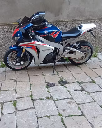 Honda CBR 1000 rr fireblade 2012