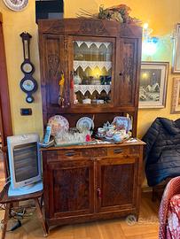 Credenza con vetrina