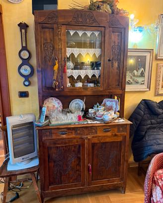 Credenza con vetrina
