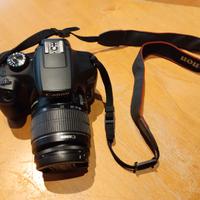 camera Canon EOS1300D(W), obiettivo Canon 18-55 mm
