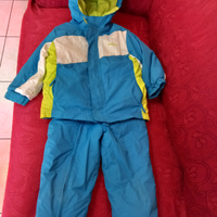 Tuta e scarpe neve bimbo/a 2-4 anni 50 euro